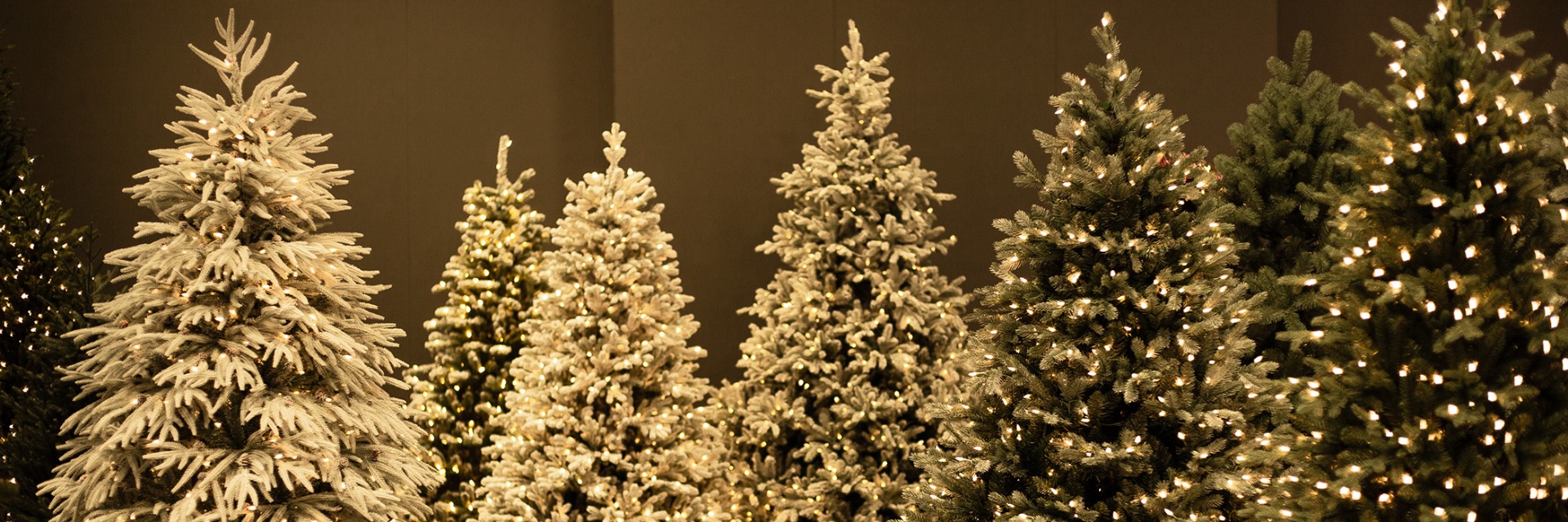 Artificial Christmas trees like real ones